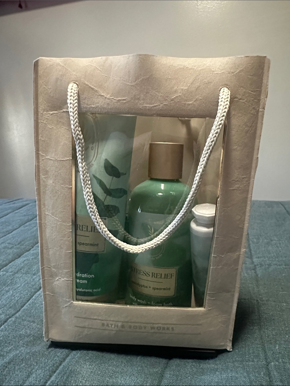 Bath & Body Works Stress Relief Spearmint Body Wash & Lotion Gift Set of 4